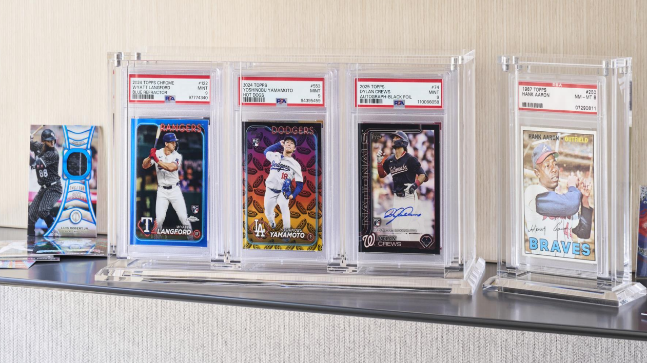 Fanatics - 1 Slot Vertical - One Touch Acrylic - Display Case Fanatics - 1 Slot Vertical - One Touch Acrylic - Display Case